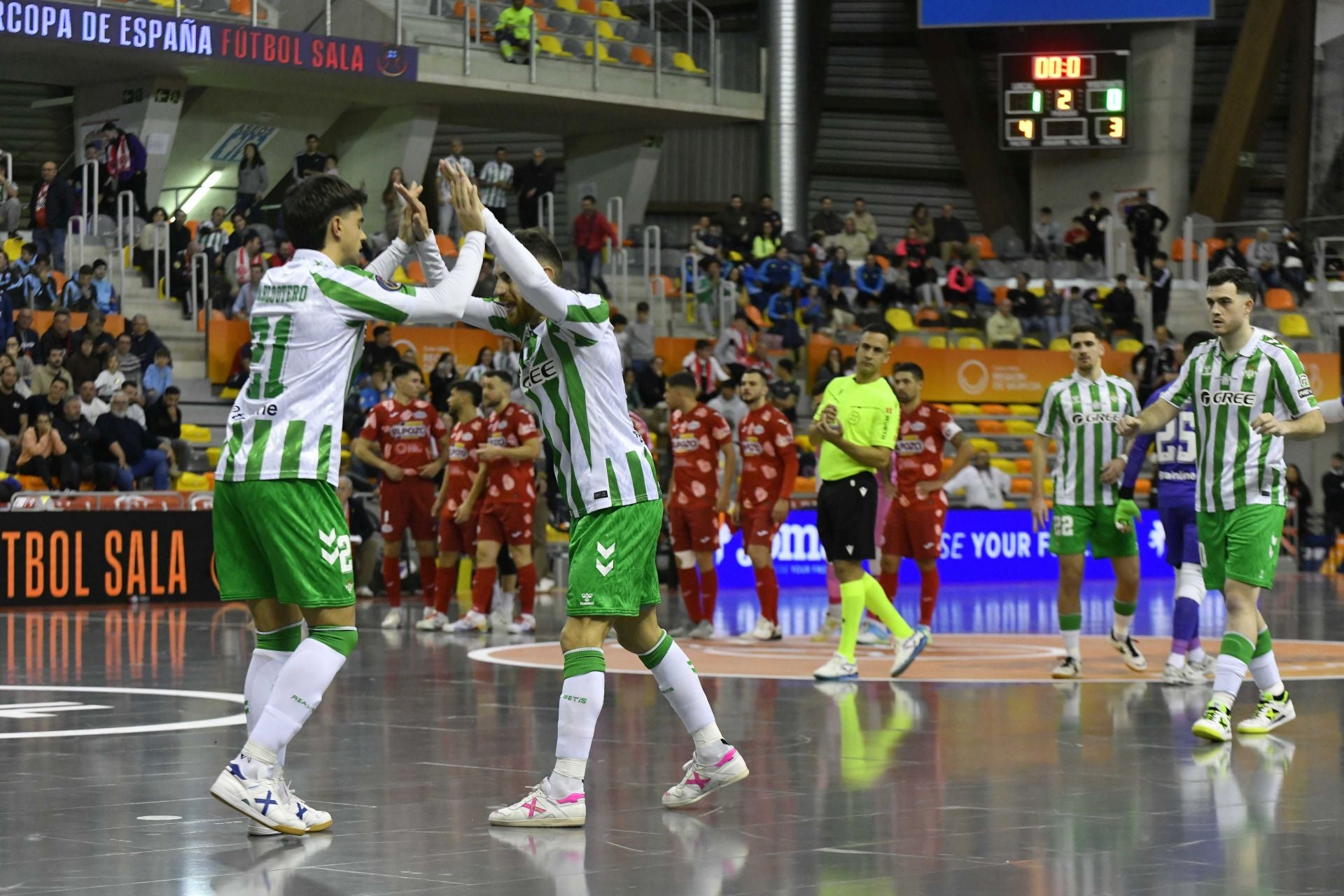 La derrota de ElPozo Murcia frente al Betis, en imágenes