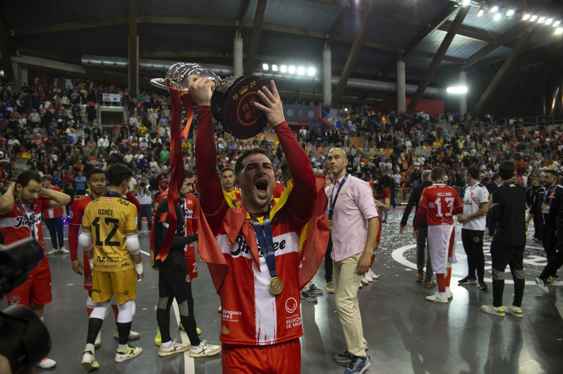 El Jimbee consigue la Supercopa ante el Betis