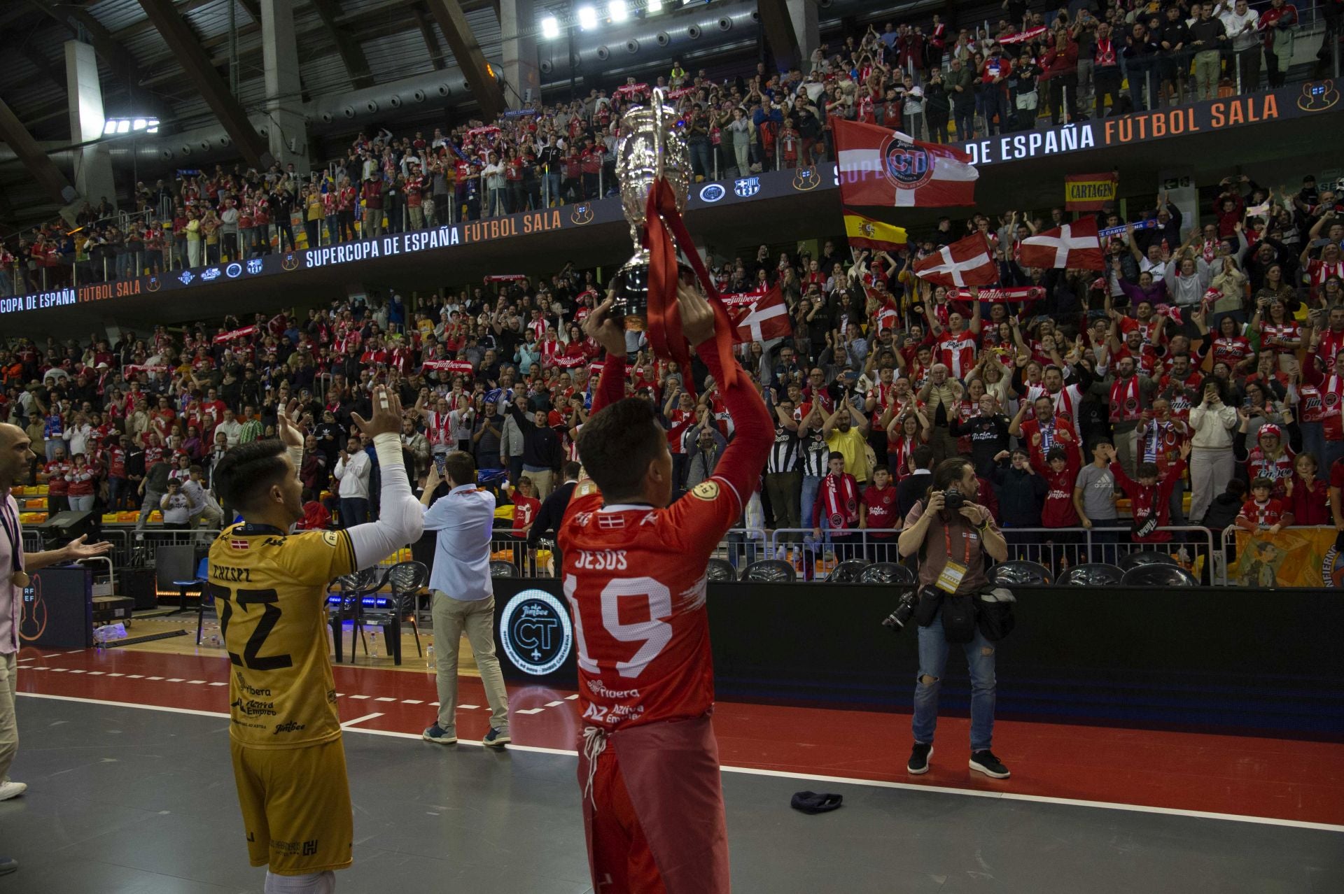 El Jimbee consigue la Supercopa ante el Betis