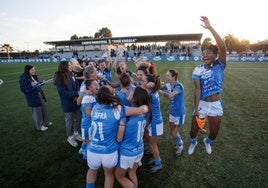 Las jugadoras del Alhama celebran su triunfo agónico.