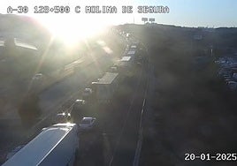 Atasco en la autovía A-30 a la altura de Molina de Segura.
