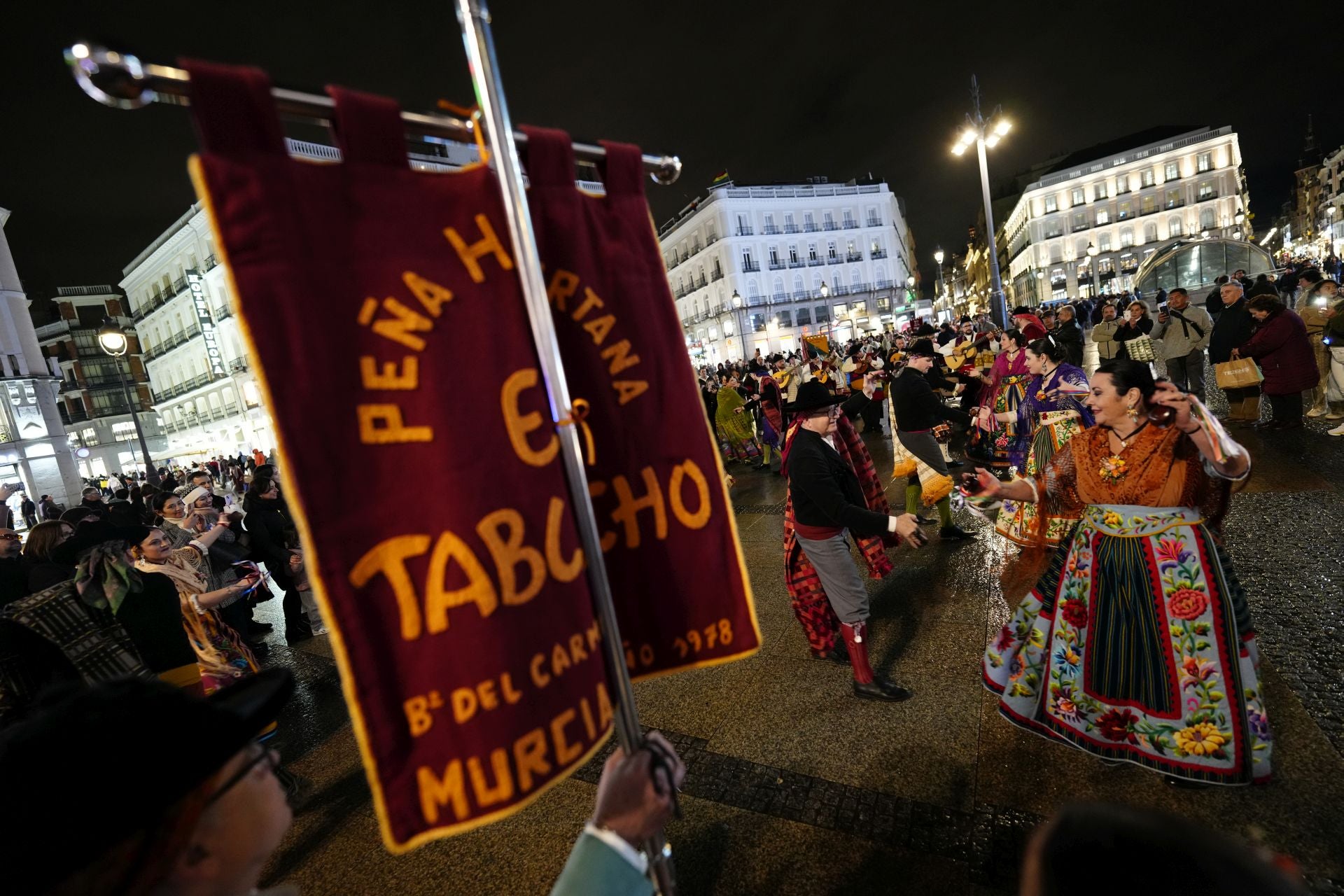 Las imágenes del desfile de Moros y Cristianos, sardineros y huertanos en Madrid