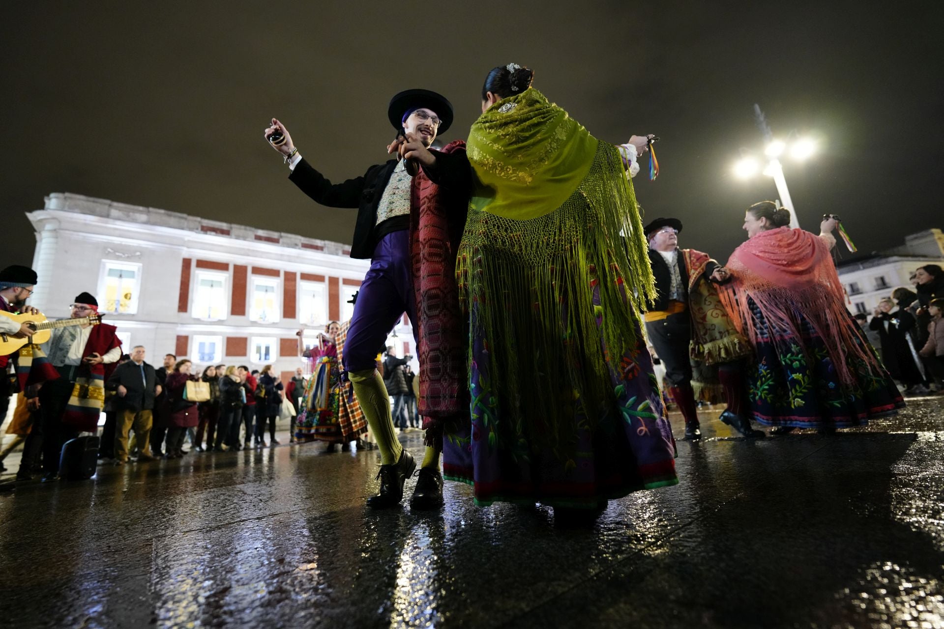 Las imágenes del desfile de Moros y Cristianos, sardineros y huertanos en Madrid