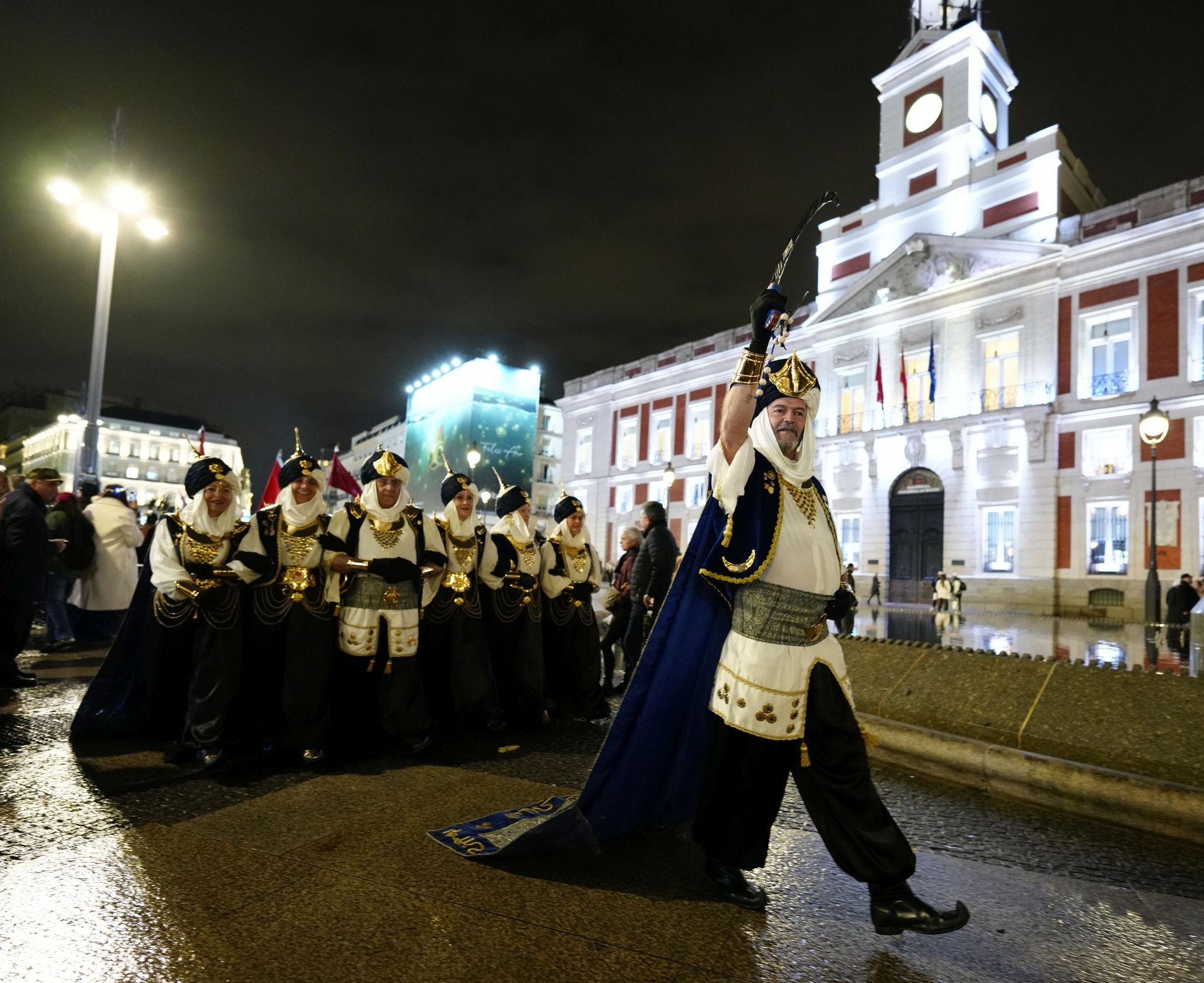 Las imágenes del desfile de Moros y Cristianos, sardineros y huertanos en Madrid