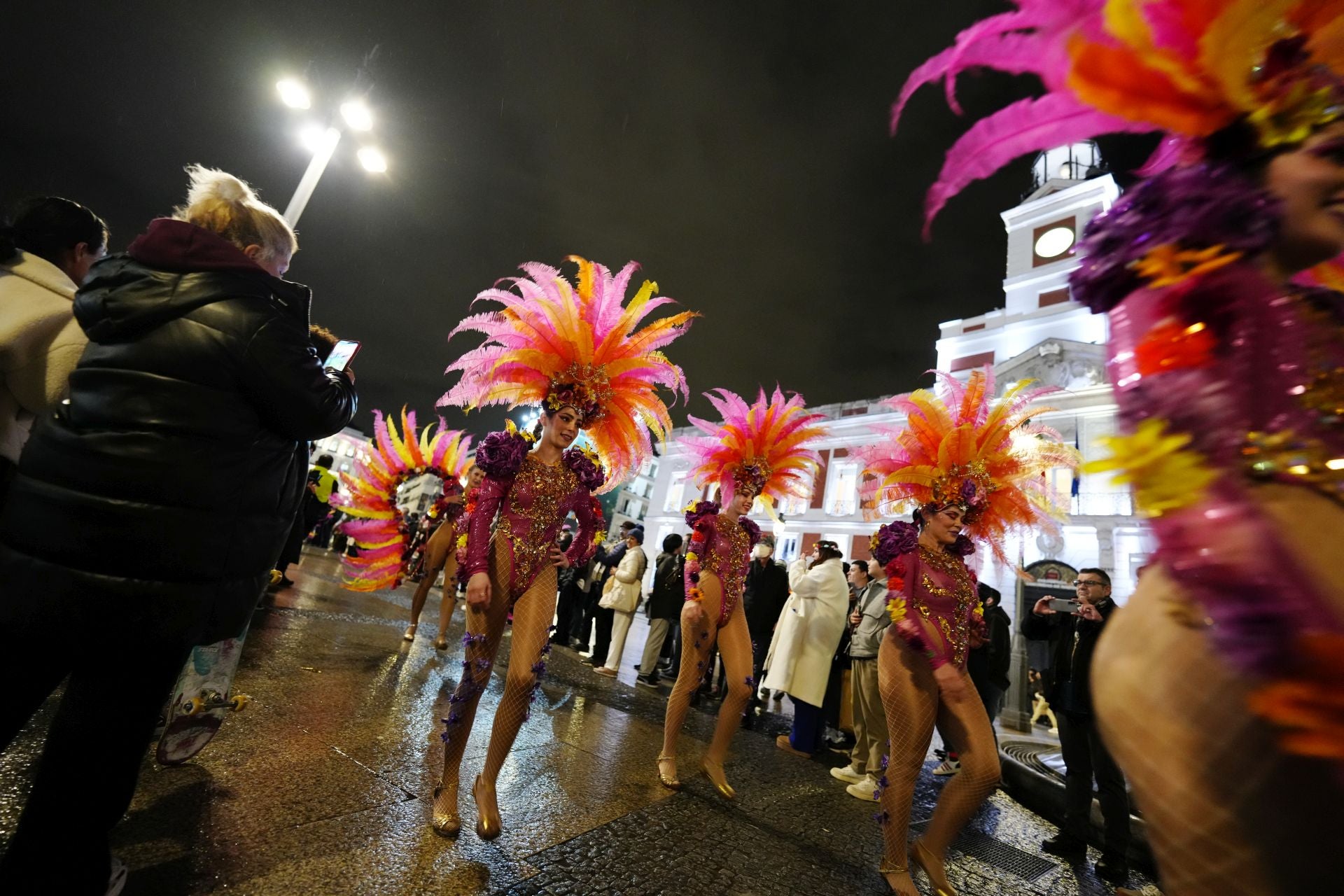 Las imágenes del desfile de Moros y Cristianos, sardineros y huertanos en Madrid