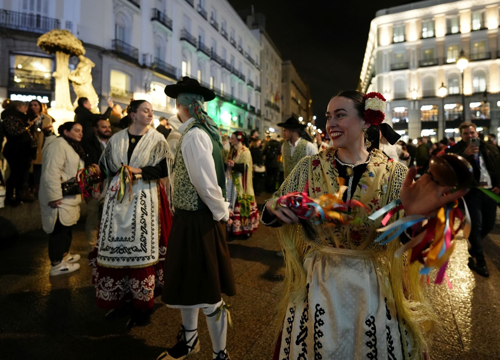Las imágenes del desfile de Moros y Cristianos, sardineros y huertanos en Madrid