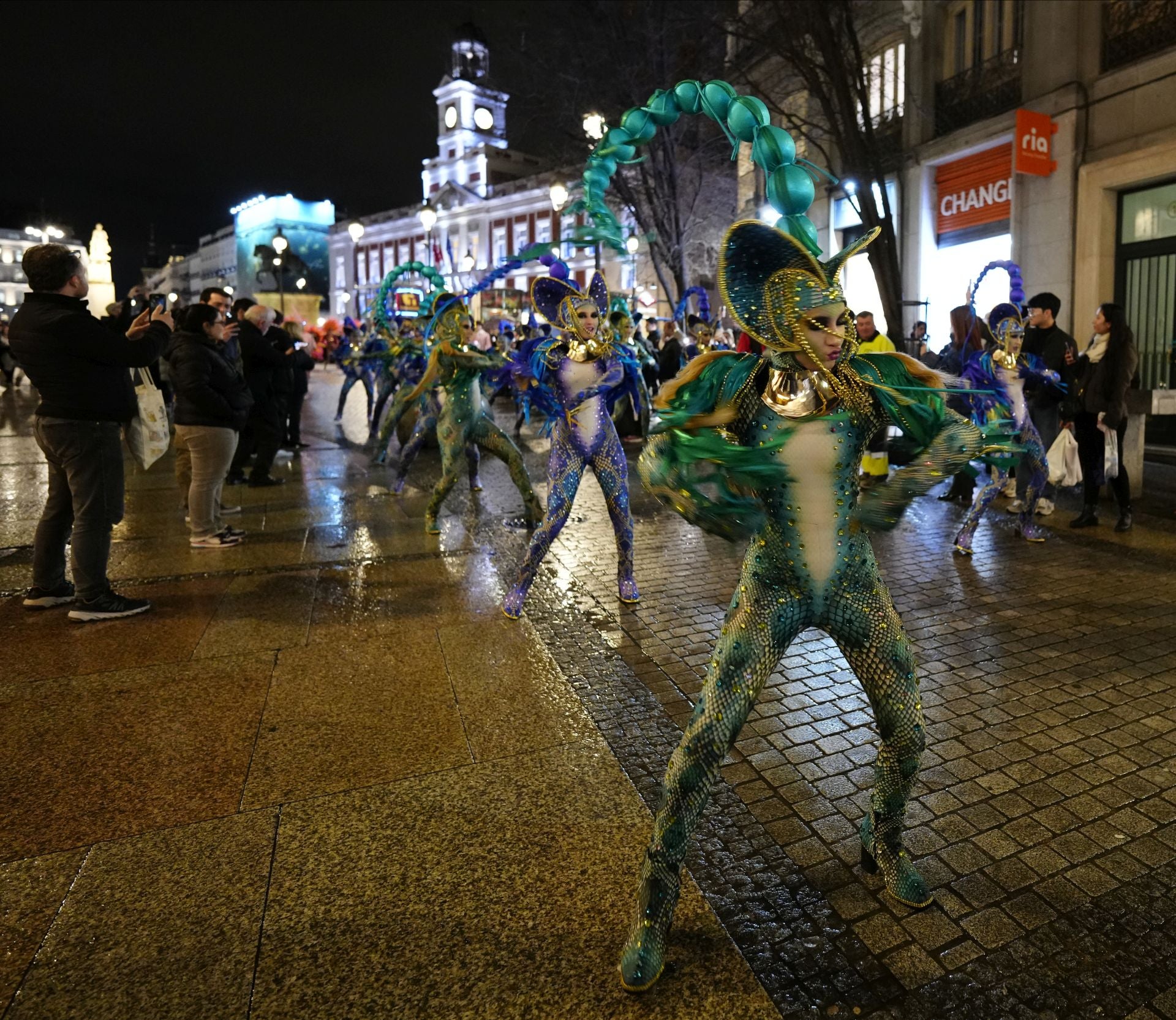 Las imágenes del desfile de Moros y Cristianos, sardineros y huertanos en Madrid