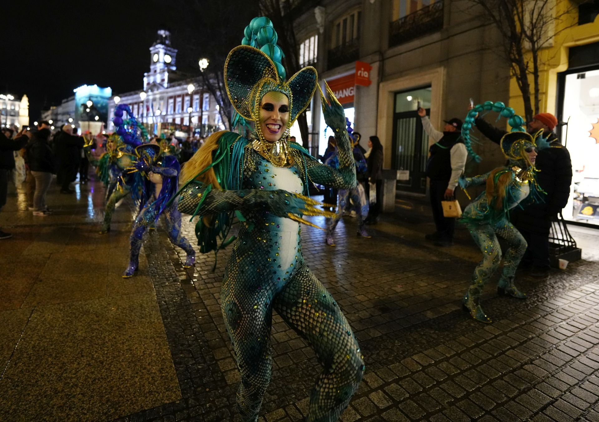 Las imágenes del desfile de Moros y Cristianos, sardineros y huertanos en Madrid