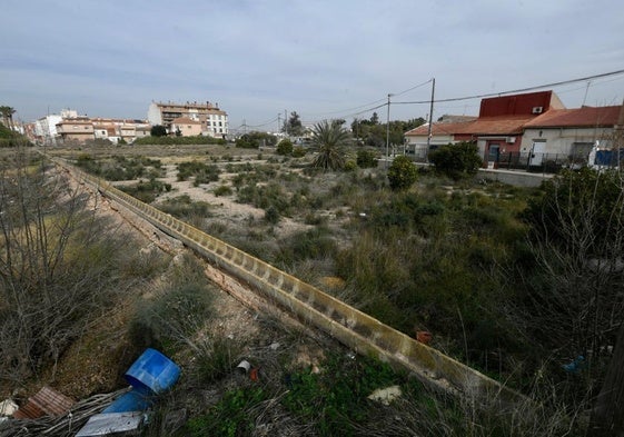 Uno de los solares sacados a subasta por la Sareb en la Región, en El Puntal, Murcia.