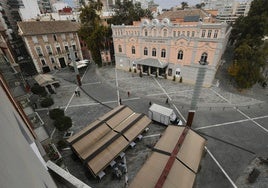 Plaza de Julián Romea con los toldos y sombrajes hosteleros que desaparecerán al aplicarse la nueva Ordenanza de Ocupación de la Vía Pública.