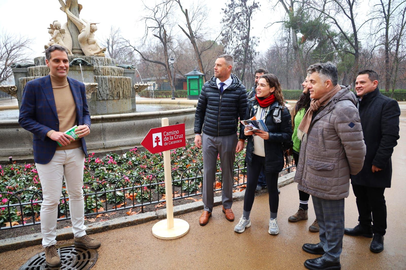 Caravaca recrea los caminos de la Cruz en el parque de El Retiro