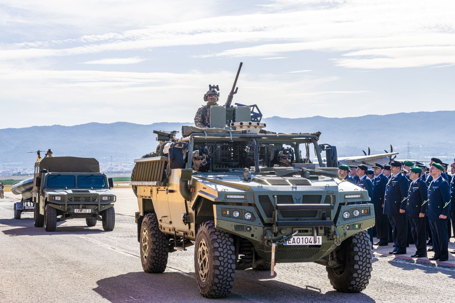 Las imágenes del aniversario de la Escuela Militar de Paracaidismo Méndez Parada de Alcantarilla