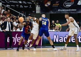 Punter y Hernangómez, intermitentes.Un lance de la semifinal de la Supercopa disputada por Madrid y Barça en septiembre en Murcia.