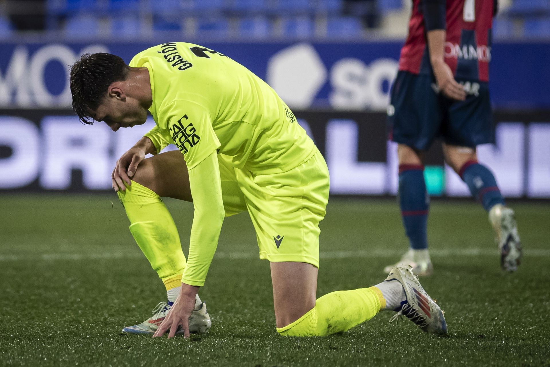 La derrota del Cartagena frente al Huesca, en imágenes