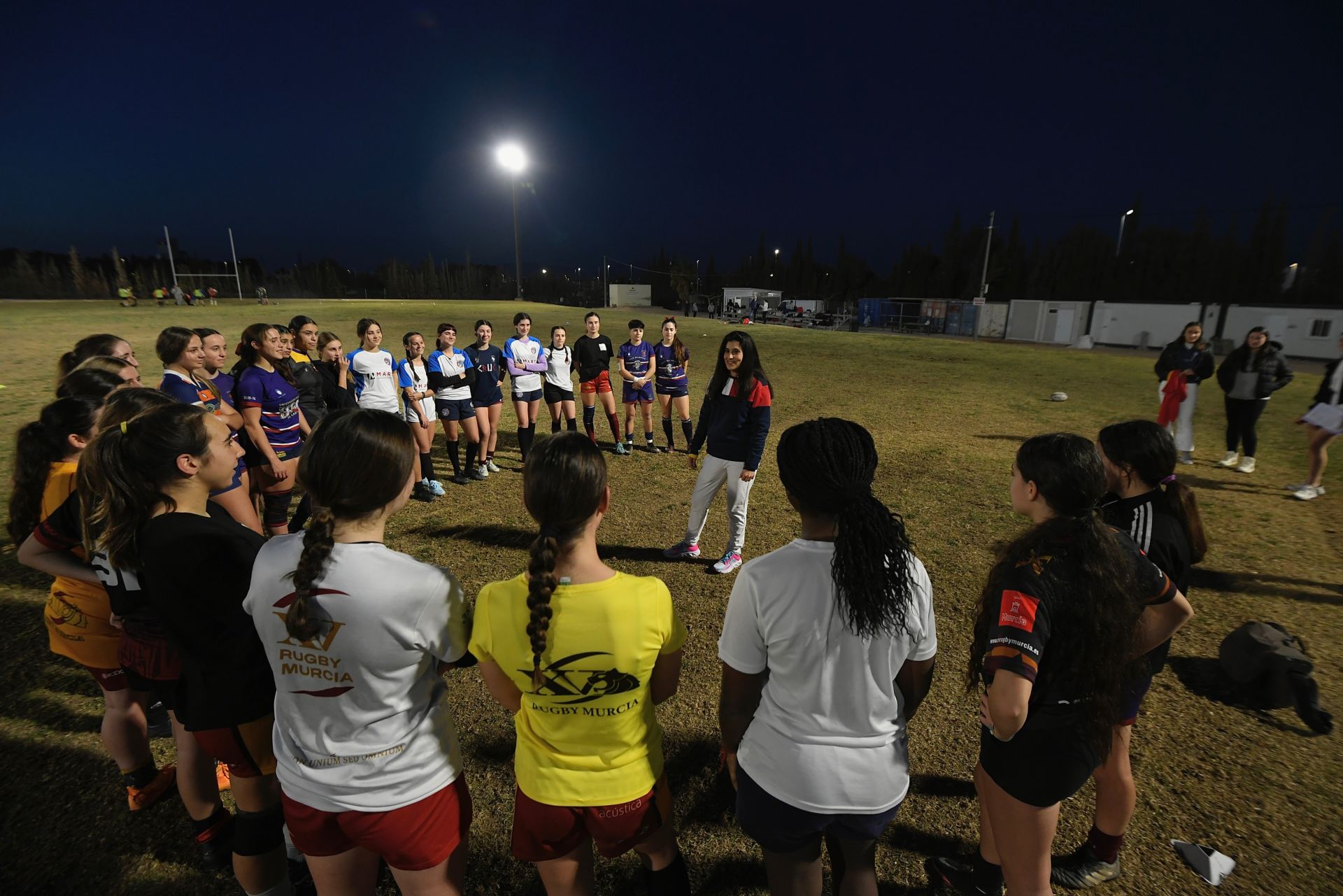 Un entrenamiento de rugby femenino, en imágenes