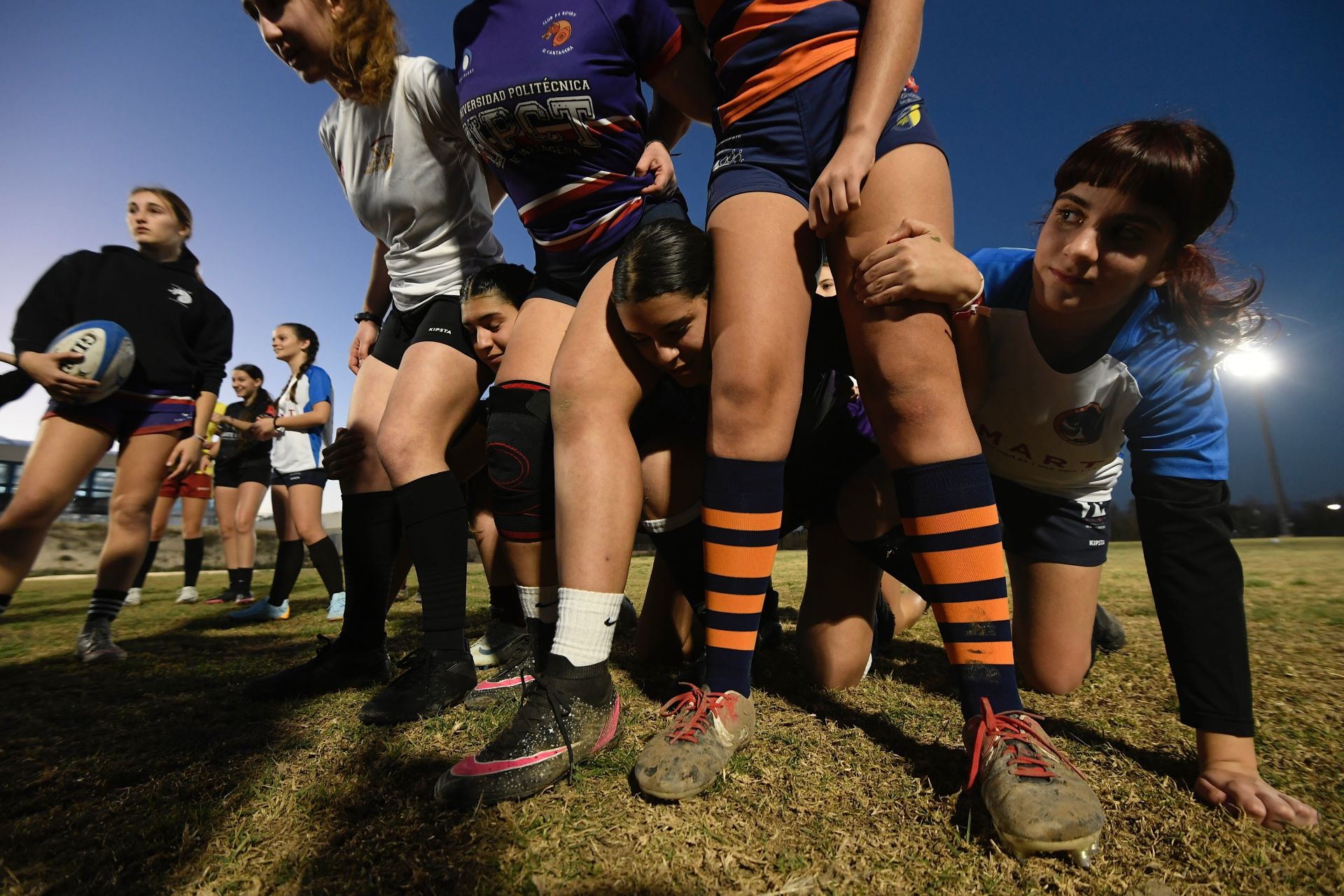 Un entrenamiento de rugby femenino, en imágenes