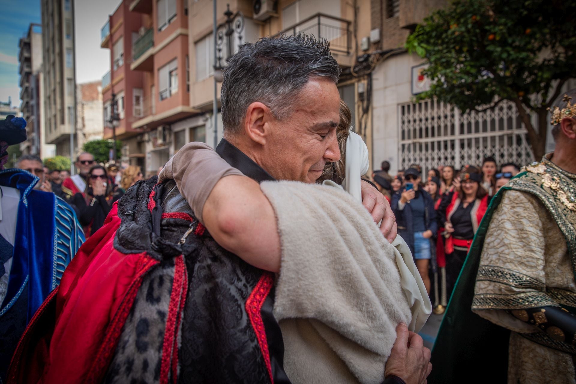Las imágenes del desfile del Medio Año Festero en Orihuela
