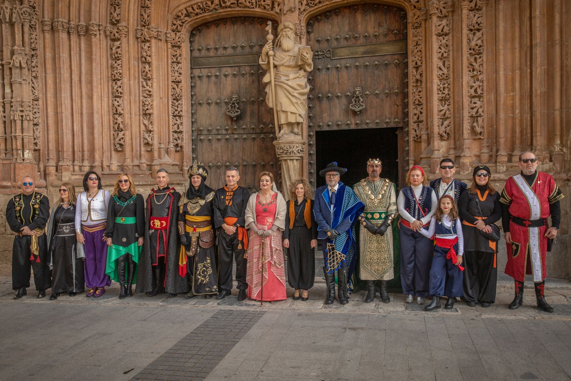 Las imágenes del desfile del Medio Año Festero en Orihuela