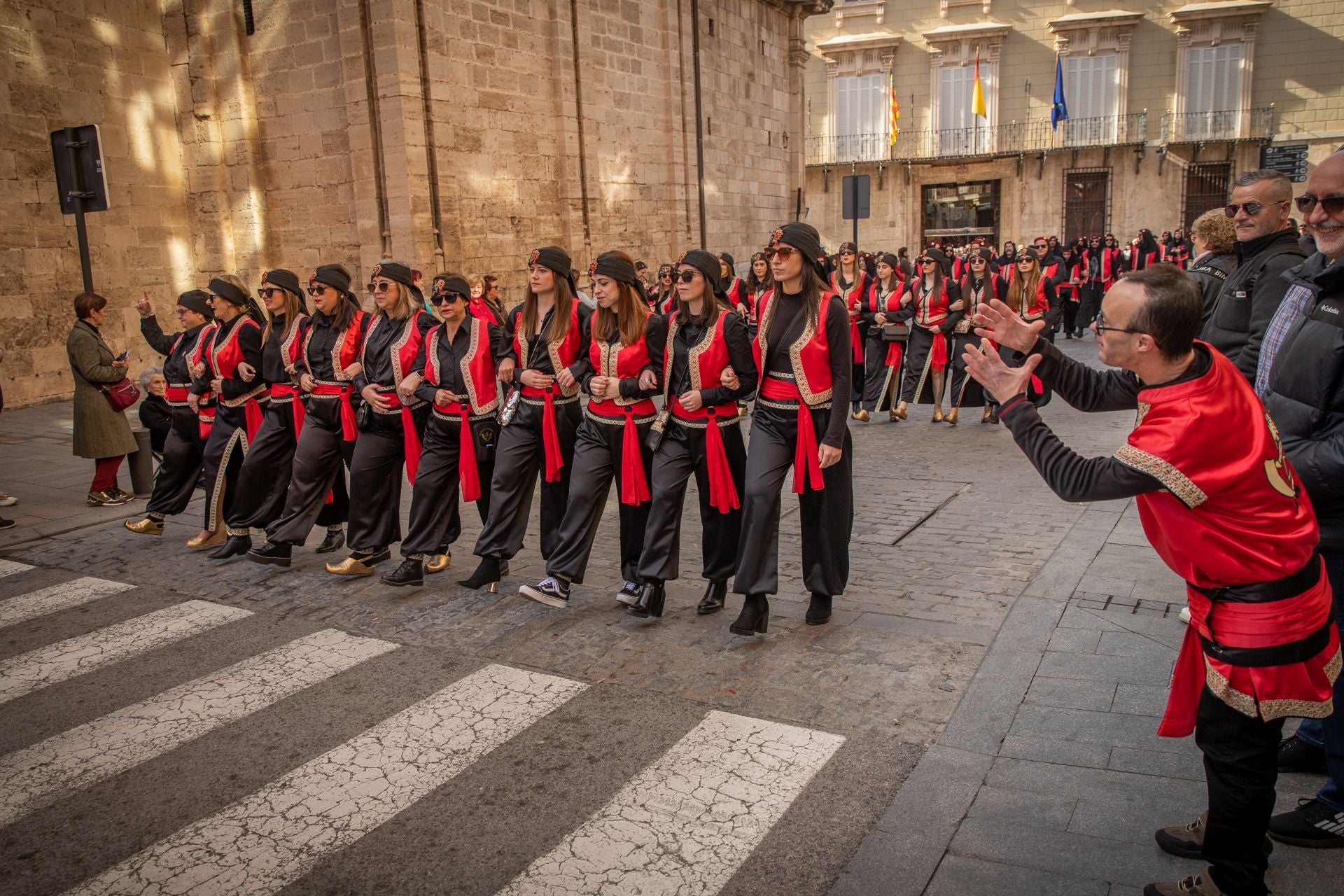 Las imágenes del desfile del Medio Año Festero en Orihuela