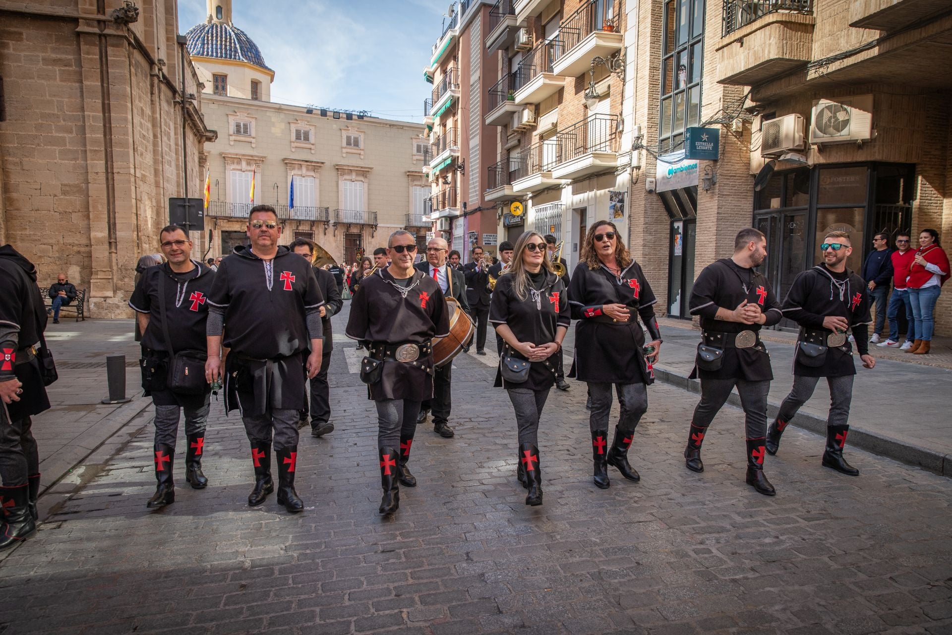 Las imágenes del desfile del Medio Año Festero en Orihuela