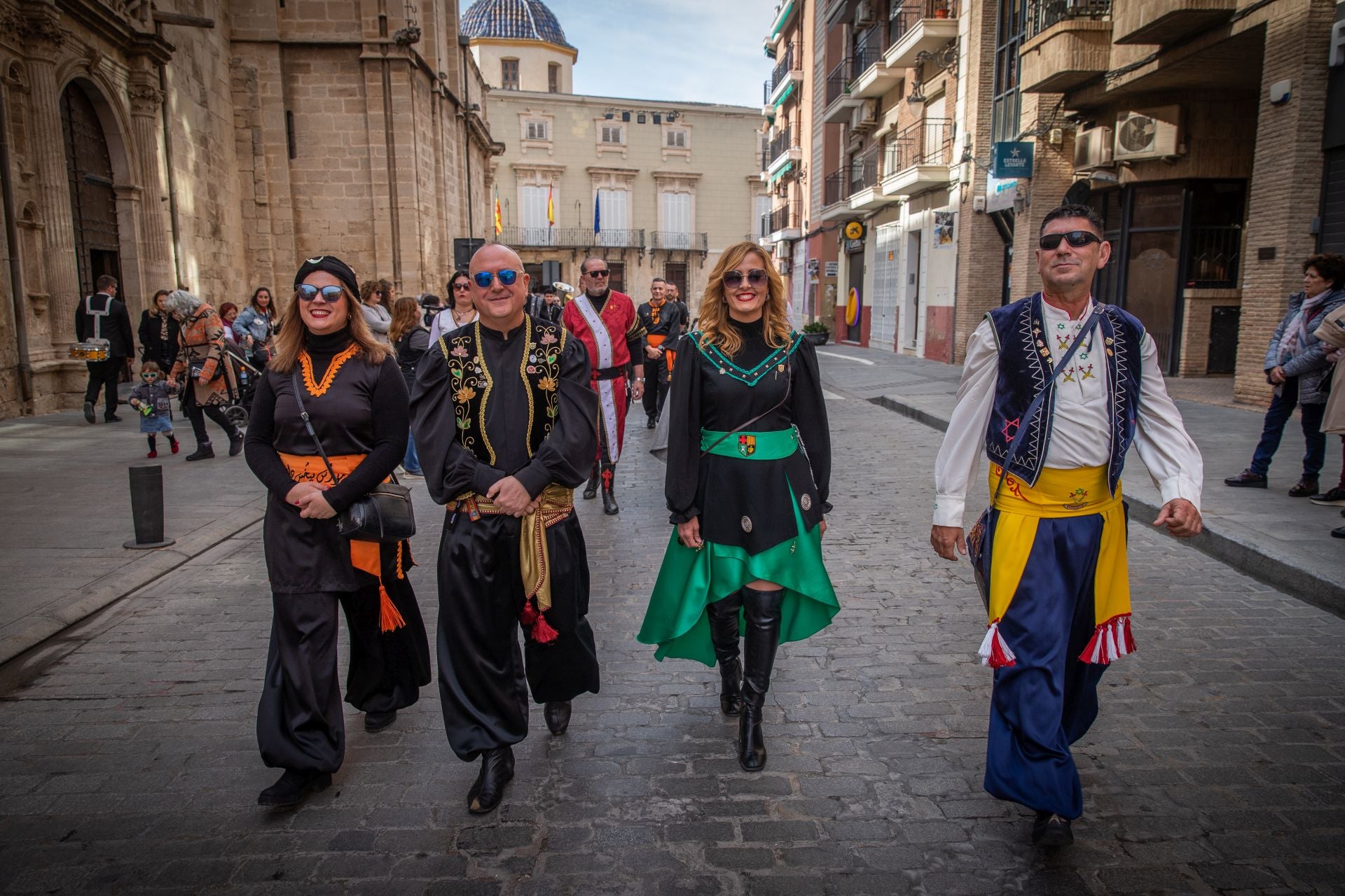 Las imágenes del desfile del Medio Año Festero en Orihuela