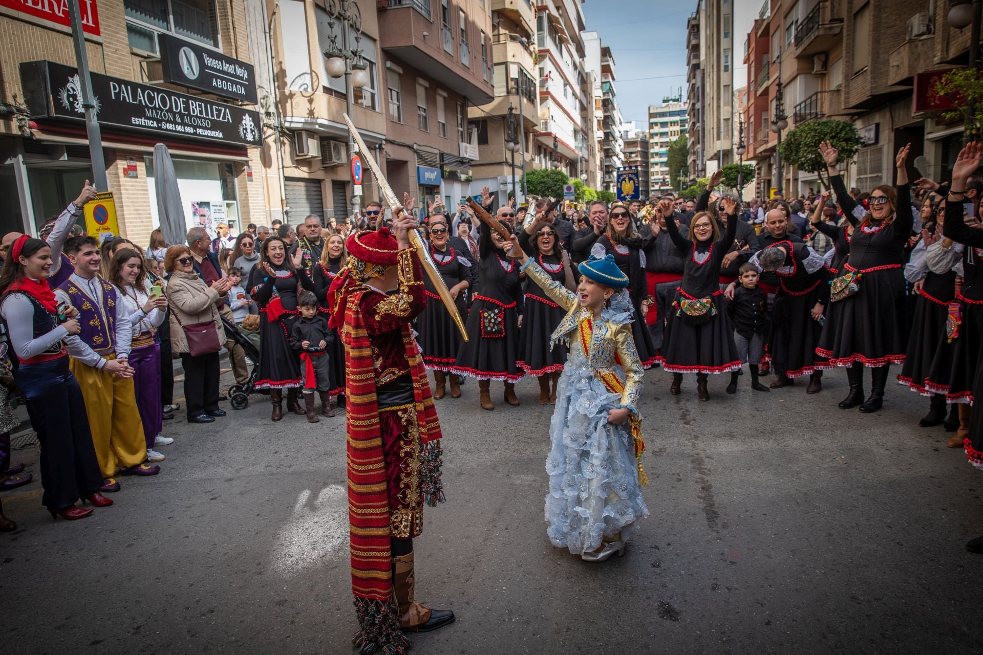 Las imágenes del desfile del Medio Año Festero en Orihuela