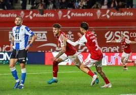 Alcaina y Palmberg celebran el gol del delante que dio la victoria frente al Hércules.