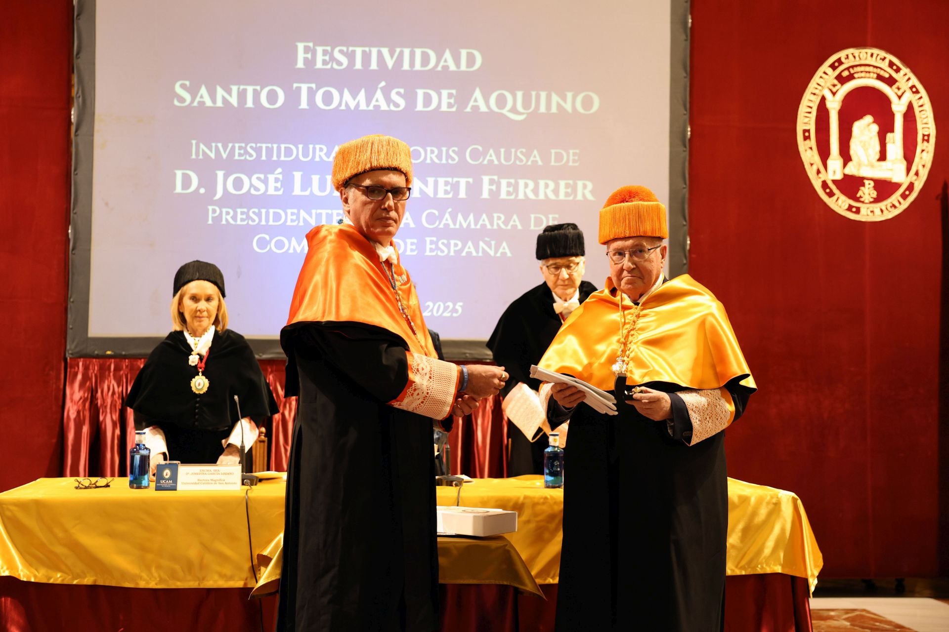 La UCAM nombra &#039;honoris causa&#039; al presidente de la Cámara de Comercio, en imágenes