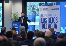 El presidente regional, Fernando López Miras, durante la apertura del Foro del Agua, ayer, en el hotel Barceló Murcia Siete Coronas.