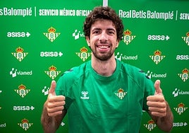 El ala-pívot Domenech, del Betis.