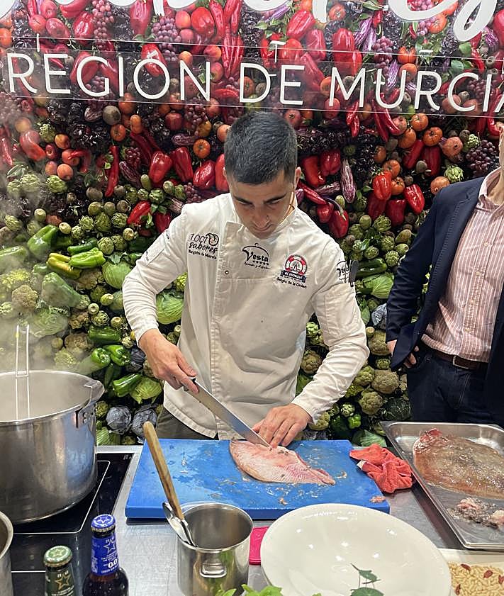 Imagen secundaria 2 - 1. Rodi Fernández, de La Taúlla. 2. Sergio de la Orden, del restaurante El Mosqui. 