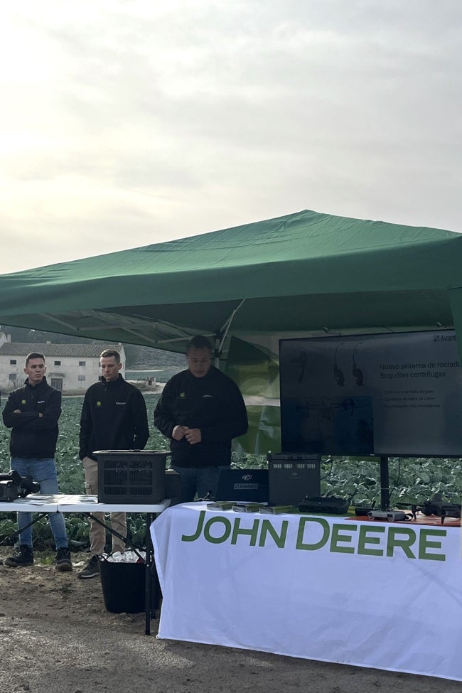 Especialistas presentan los drones DJI Agras T50 y M3 Multiespectral.