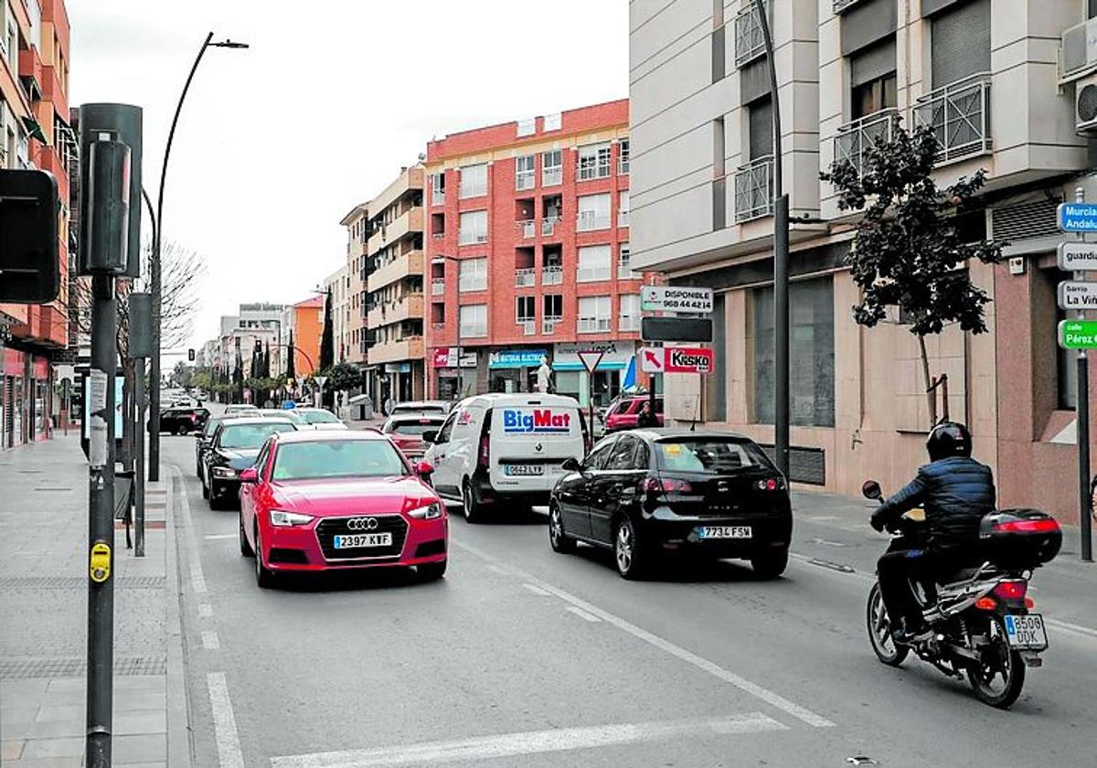 Tráfico en la avenida Jerónimo Santa Fe.