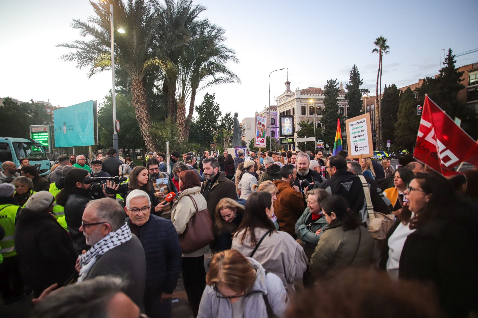 En imágenes, la marcha por la ILP por una vivienda digna