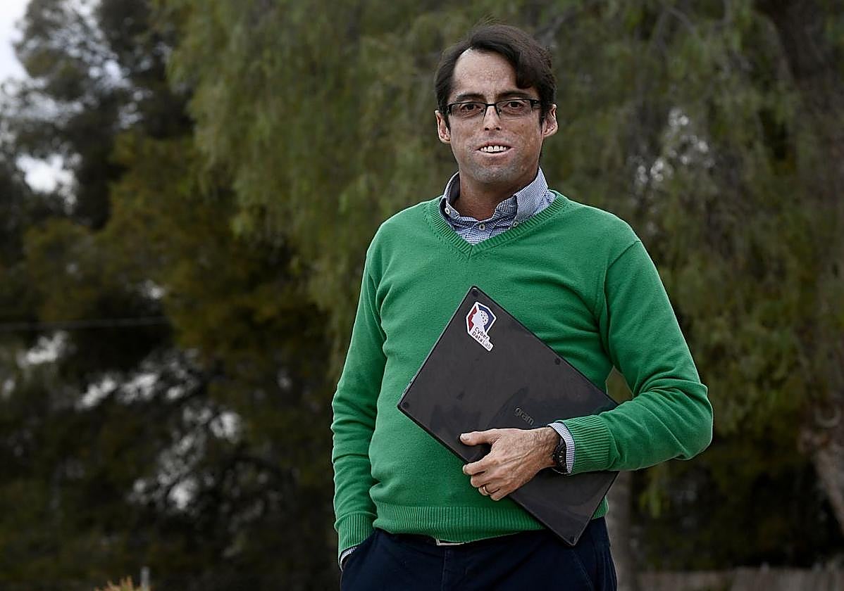 Félix Gómez, esta semana, en el campus de Espinardo de la Universidad de Murcia.