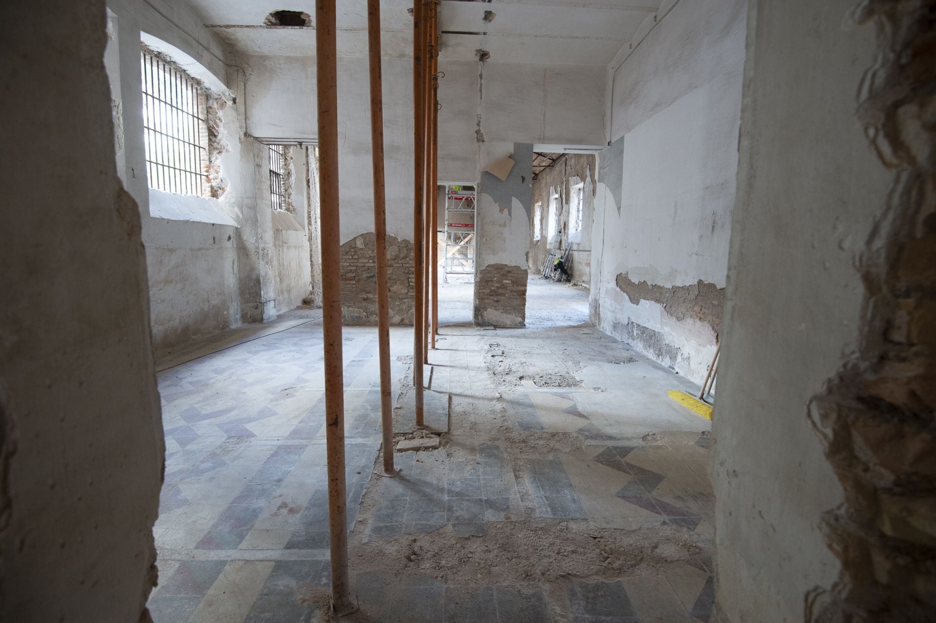 Las obras de consolidación de la estructura de la Cárcel Vieja de Murcia, en imágenes