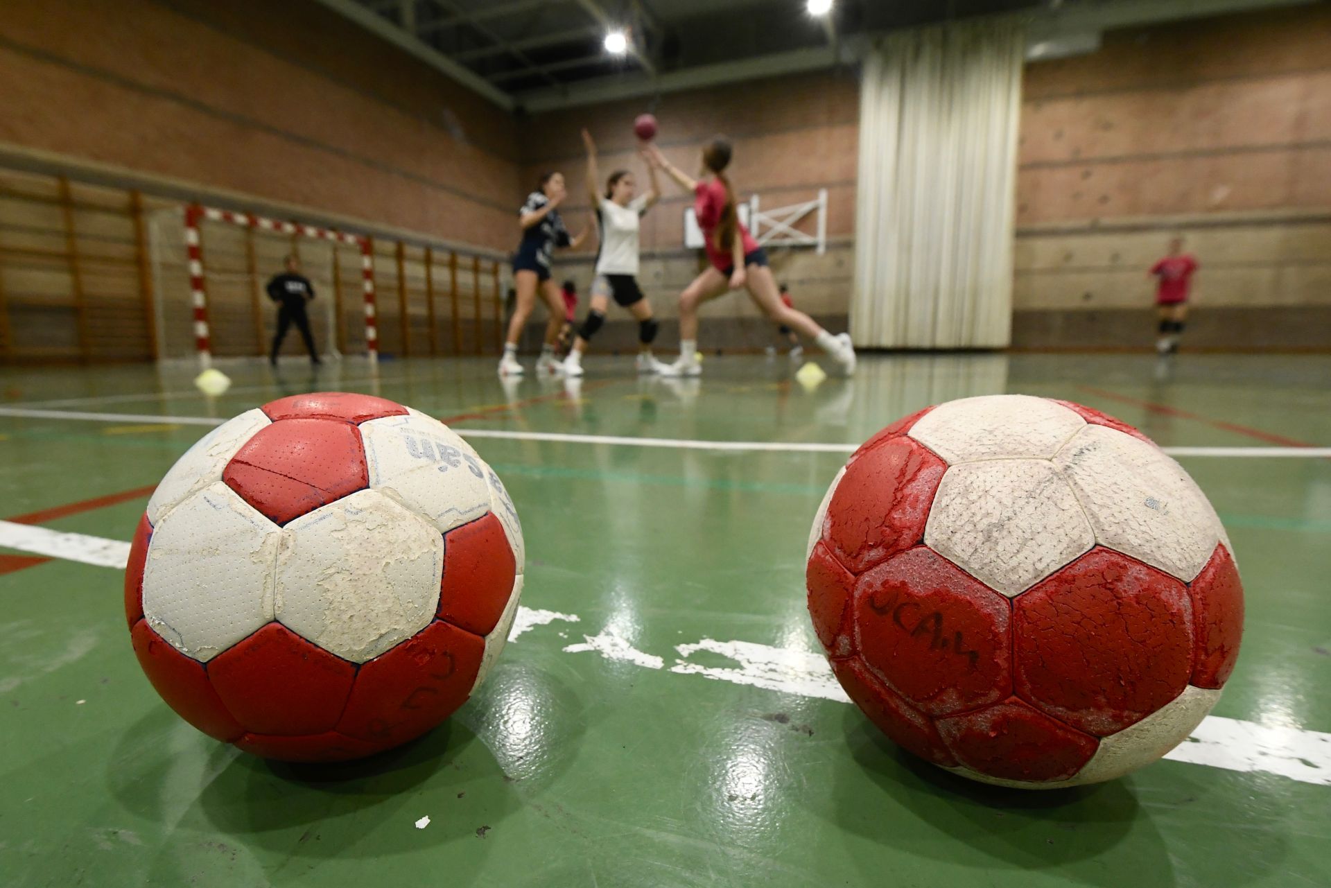 Entrenamiento del UCAM Balonmano, en imágenes