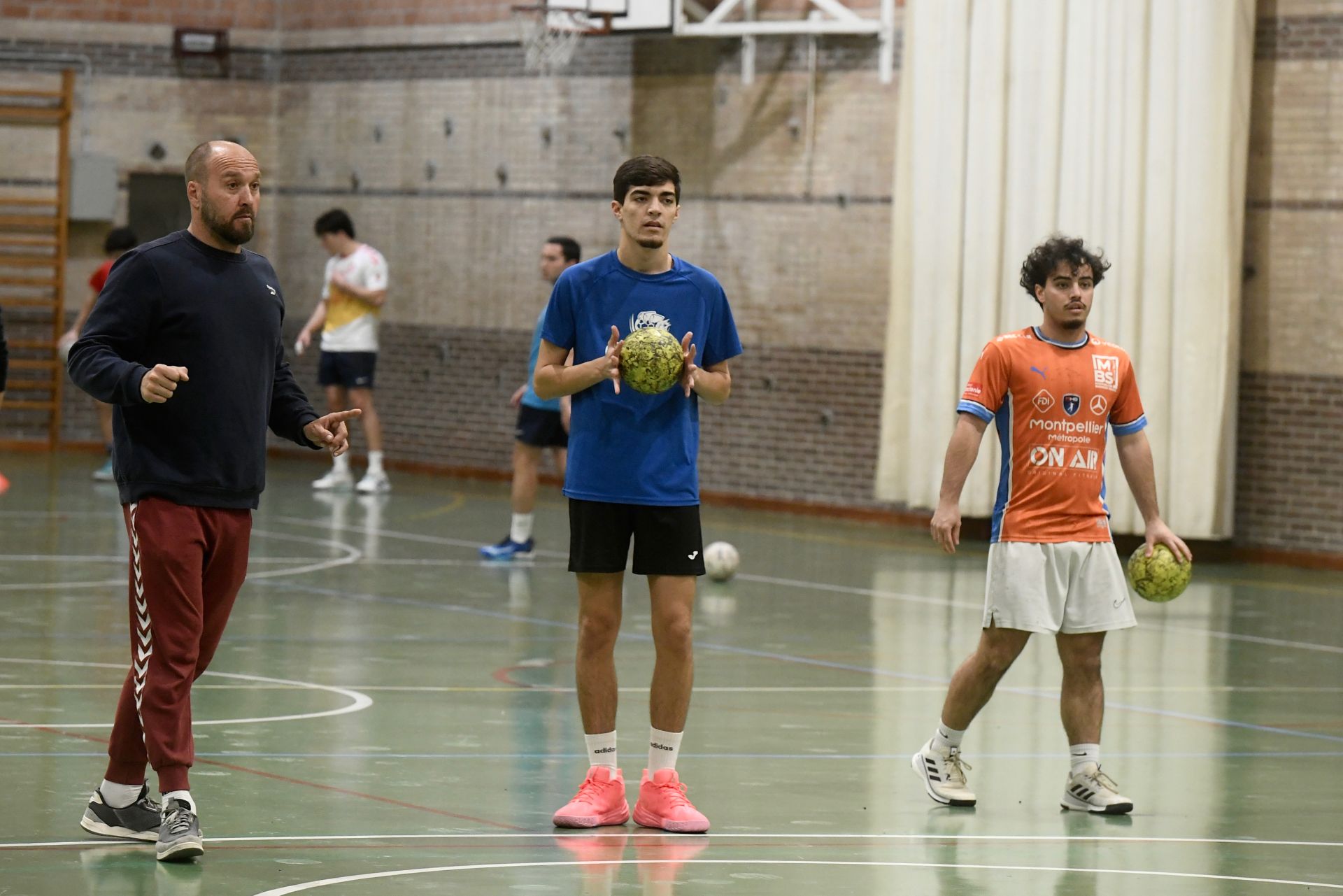 Entrenamiento del UCAM Balonmano, en imágenes