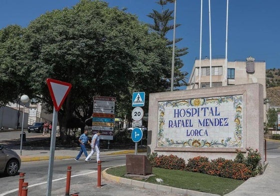 Entrada al hospital Rafael Méndez de Lorca, en una foto de archivo.