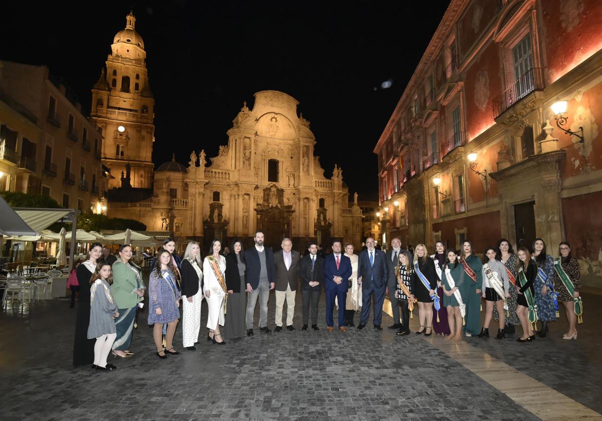 Presentación de las candidatas a abanderadas de Moros y Cristianos de Murcia, en imágenes