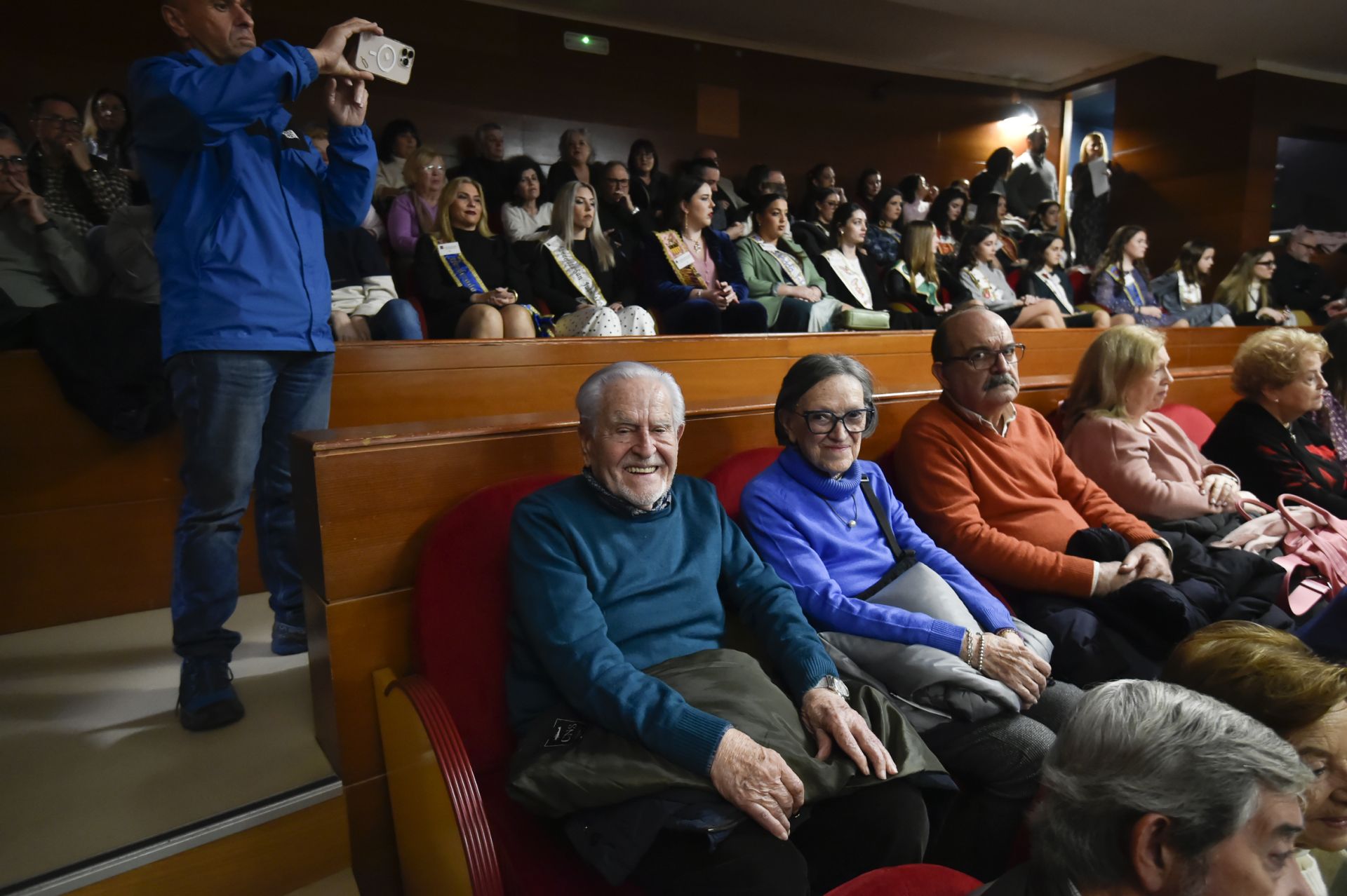 Presentación de las candidatas a abanderadas de Moros y Cristianos de Murcia, en imágenes