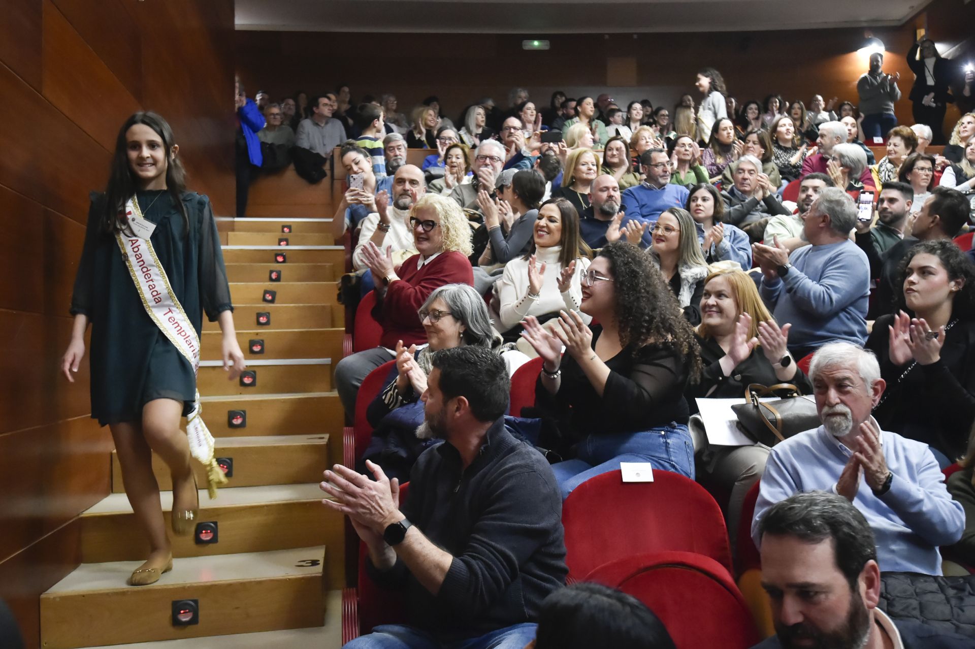 Presentación de las candidatas a abanderadas de Moros y Cristianos de Murcia, en imágenes