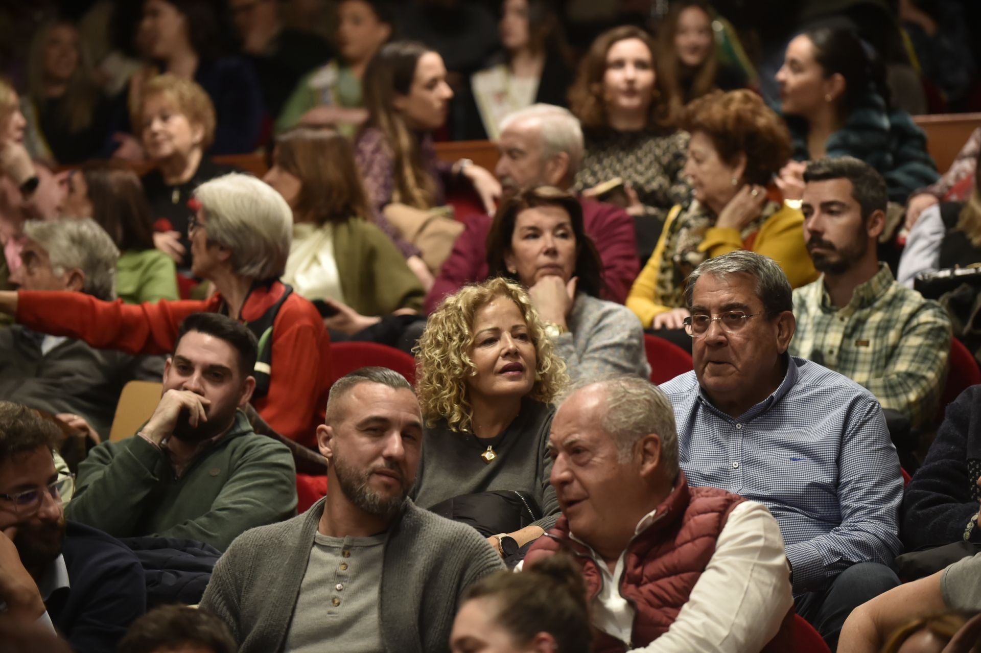 Presentación de las candidatas a abanderadas de Moros y Cristianos de Murcia, en imágenes