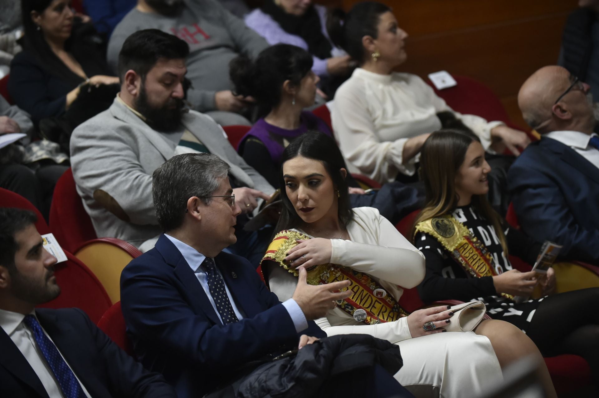 Presentación de las candidatas a abanderadas de Moros y Cristianos de Murcia, en imágenes