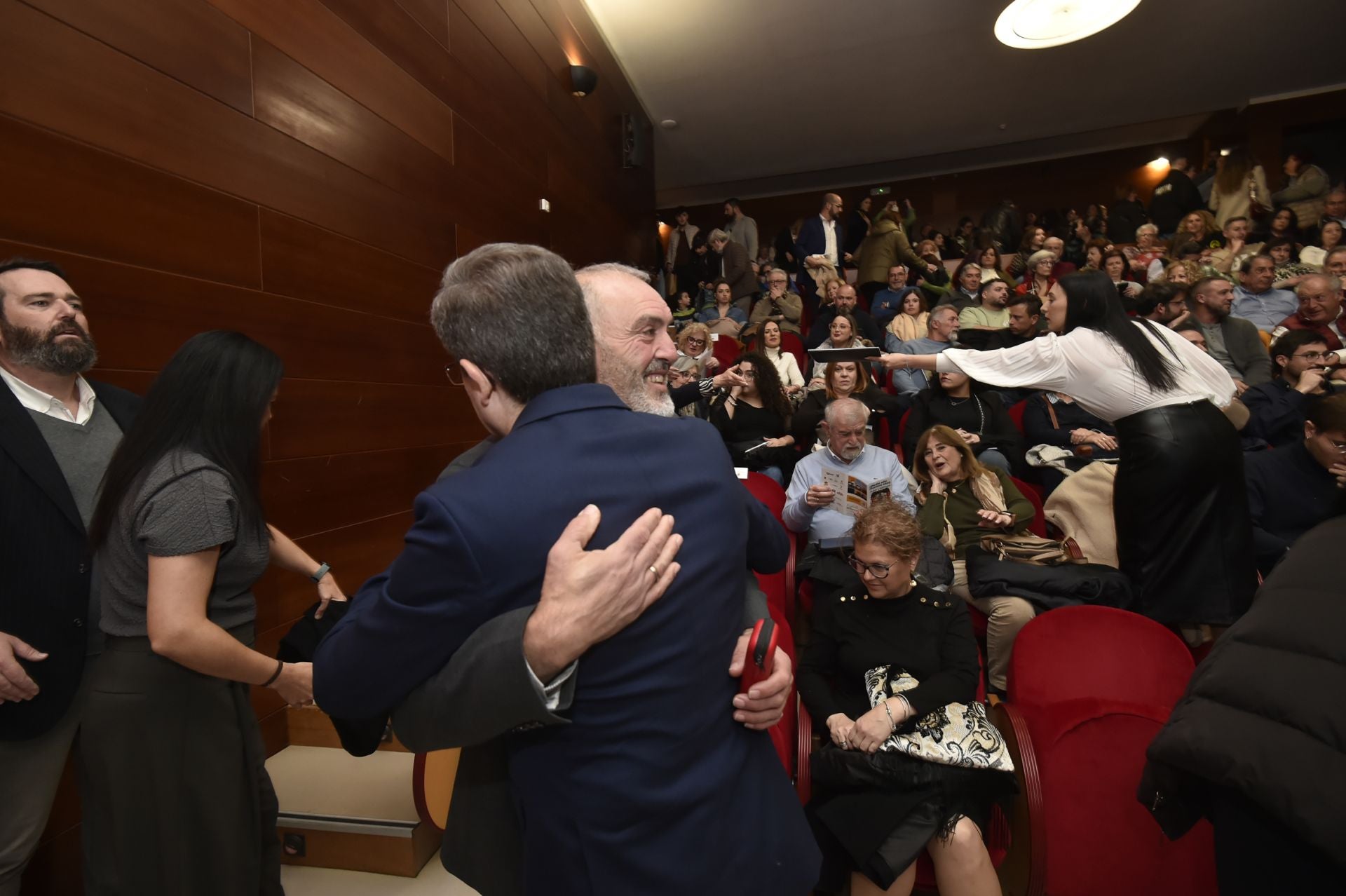 Presentación de las candidatas a abanderadas de Moros y Cristianos de Murcia, en imágenes