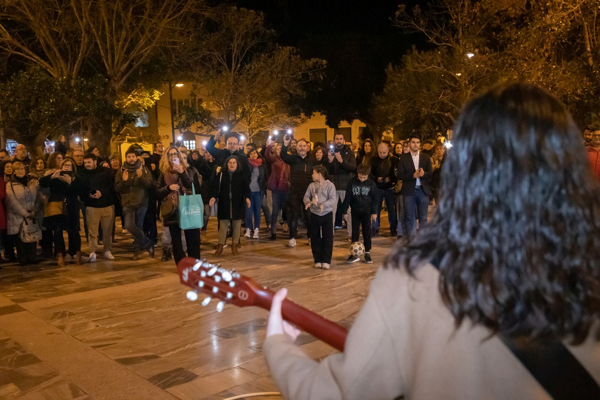 Concentración por el cierre de la ESO y Bachillerato en el IES El Palmeral