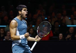 Carlos Alcaraz ayer ante Hubert Hurkacz en semifinales de Róterdam.
