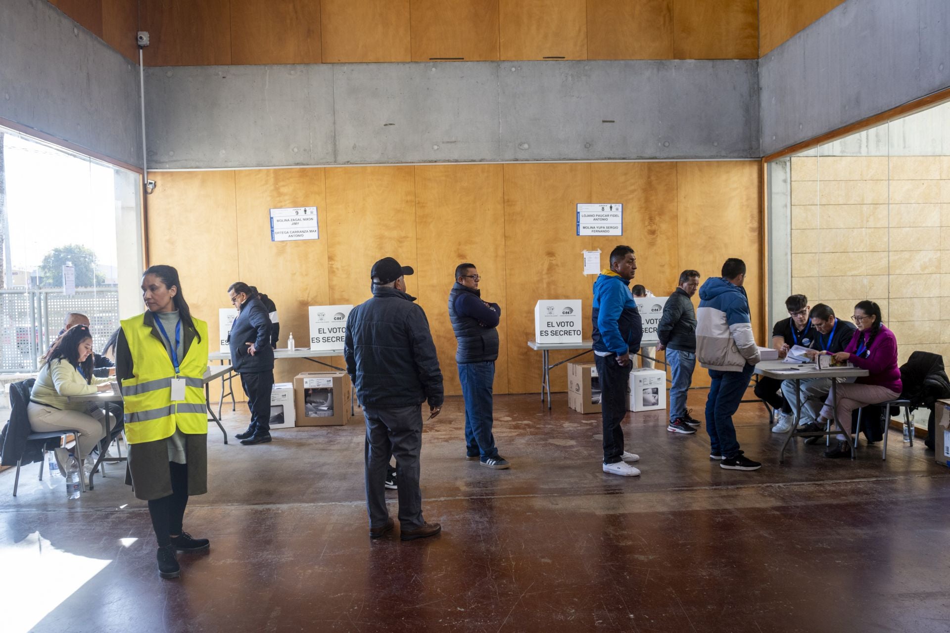 La votación para las elecciones de Ecuador en Murcia, en imágenes