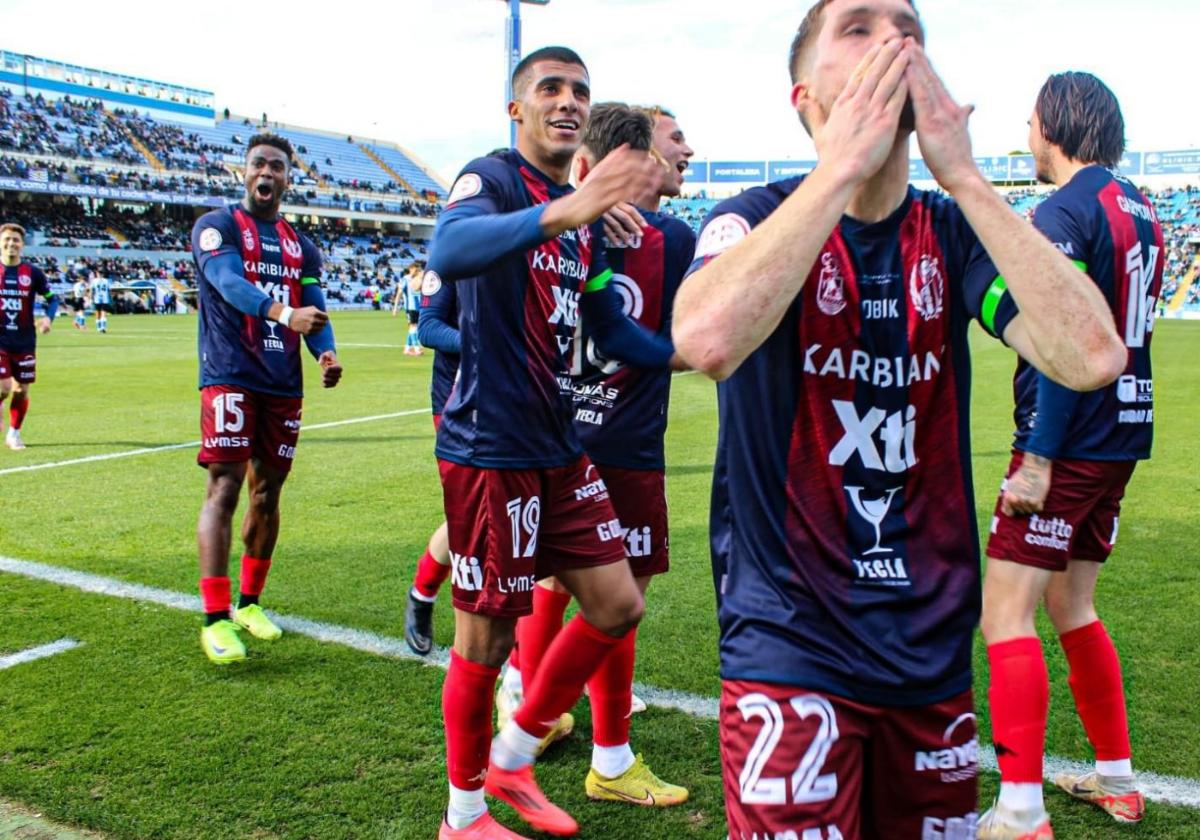 Los jugadores del Yeclano celebran el 0-1 ante el Hércules.