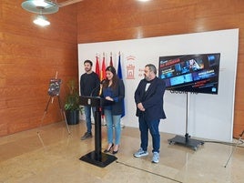 Sofía López Briones, concejala de Talento Joven y Espacios Públicos, durante la presentación de 'Jóvenes que asombran'.